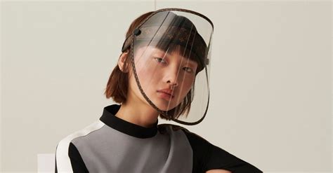 mascherine covid louis vuitton prezzo|Louis Vuitton is releasing a S$1,000 face shield for COVID.